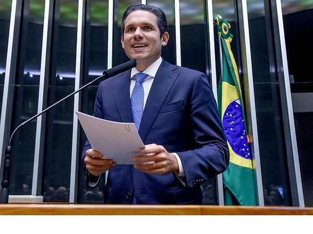 Câmara aprova redução de penas para Bolsonaro e condenados por tentativa de golpe